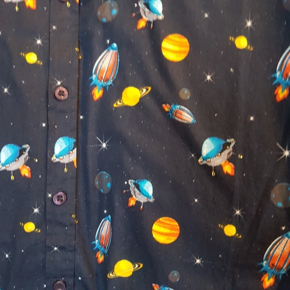 ❌❌SOLD❌❌ Boys button shirt - Picture 4 of 4